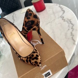 Gorgeous cow hair Red bottoms